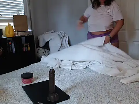 Snapshot of LauLauPAWG chatting on October 28, 4:20 pm LauLauPAWG online show from October 28, 4:20 pm