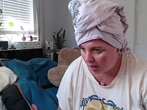 Snapshot of LauLauPAWG chatting on November 6, 9:15 pm LauLauPAWG online show from November 6, 9:15 pm