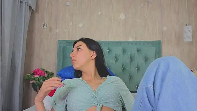 Snapshot of Marcelaa_fox chatting on November 11, 7:36 pm Marcelaa fox online show from November 11, 7:36 pm