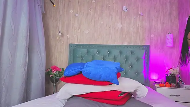 Snapshot of Marcelaa_fox chatting on November 12, 9:14 pm Marcelaa fox online show from November 12, 9:14 pm