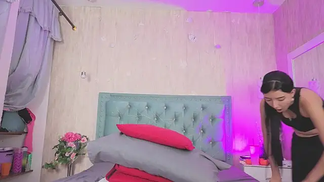 Snapshot of Marcelaa_fox chatting on November 18, 8:24 pm Marcelaa fox online show from November 18, 8:24 pm