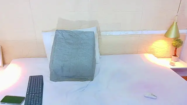 Chocolatte bar online show from December 18, 2:12 pm