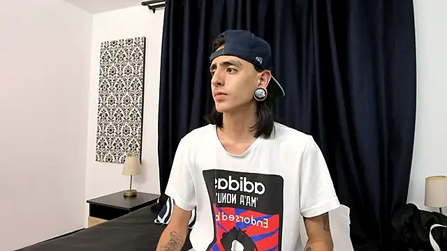 Matthew Dixonn online show from March 3, 8:21 pm