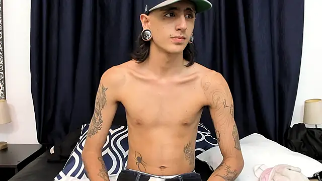 Matthew Dixonn online show from March 3, 11:24 pm