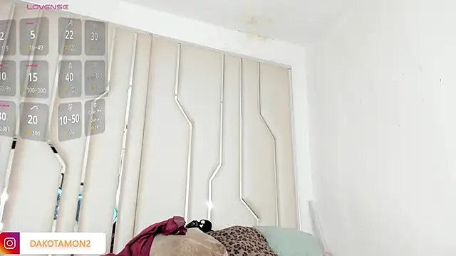 Dakota Mon online show from October 7, 7:33 pm