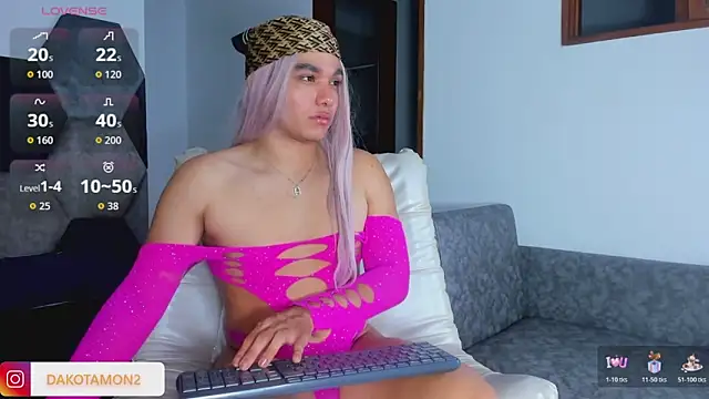 Dakota Mon online show from November 19, 7:47 pm