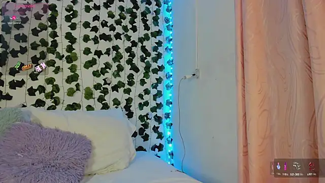 Snapshot of daren_paulina chatting on October 1, 1:33 am daren paulina online show from October 1, 1:33 am