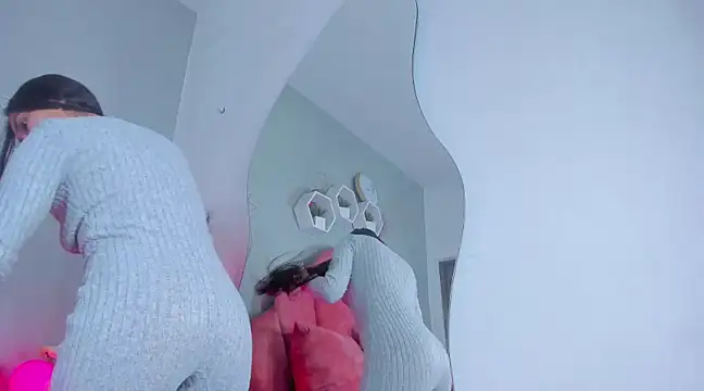 StefanyWilliams  online show from January 24, 3:00 am