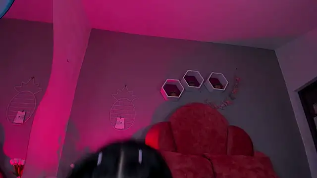 StefanyWilliams  online show from February 5, 2:40 am