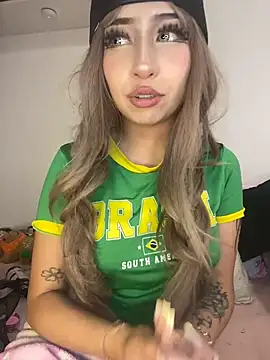 lunaapppp online show from April 14, 4:40 am