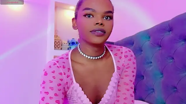 Snapshot of CamiEstrada chatting on October 18, 8:20 pm CamiEstrada online show from October 18, 8:20 pm