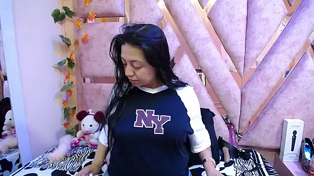 slut anal  online show from February 3, 8:14 pm