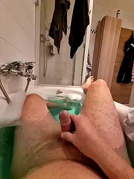 Snapshot of chriscross3771 chatting on October 7, 6:05 pm chriscross3771 online show from October 7, 6:05 pm