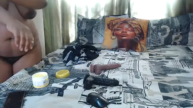 Foxybrownxx1 online show from October 21, 6:14 am