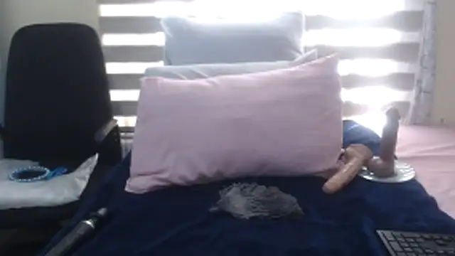 Snapshot of Foxybrownxx1 chatting on June 16, 7:11 am Foxybrownxx1 online show from June 16, 7:11 am