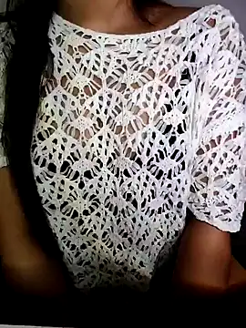 Snapshot of QueenOfHeart_07 chatting on December 2, 9:39 pm QueenOfHeart 07 online show from December 2, 9:39 pm