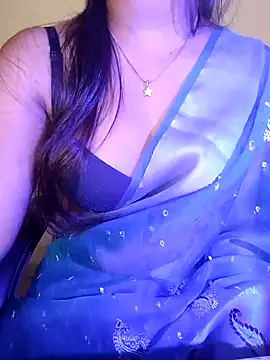 Snapshot of QueenOfHeart_07 chatting on January 21, 4:37 pm QueenOfHeart 07 online show from January 21, 4:37 pm