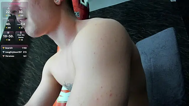 Snapshot of leonardsmith01 chatting on December 18, 3:15 am leonardsmith01 online show from December 18, 3:15 am