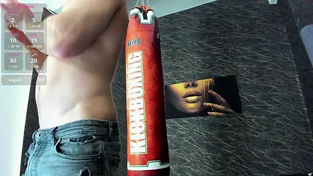 Snapshot of leonardsmith01 chatting on December 24, 1:27 am leonardsmith01 online show from December 24, 1:27 am