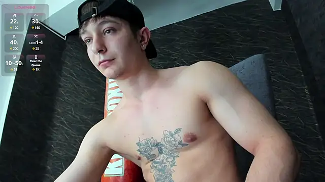 Snapshot of leonardsmith01 chatting on December 25, 8:28 pm leonardsmith01 online show from December 25, 8:28 pm