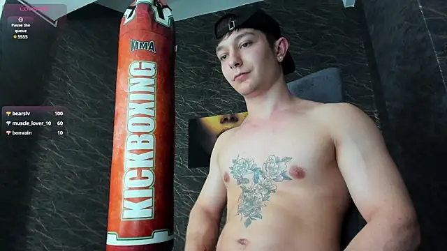 Snapshot of leonardsmith01 chatting on December 26, 2:33 am leonardsmith01 online show from December 26, 2:33 am