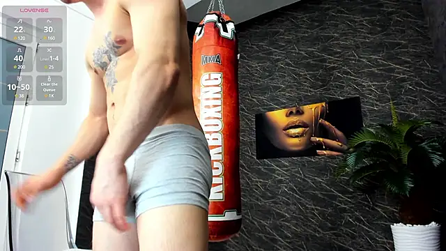 Snapshot of leonardsmith01 chatting on January 10, 8:15 pm leonardsmith01 online show from January 10, 8:15 pm