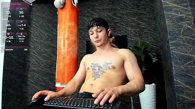 Snapshot of leonardsmith01 chatting on January 12, 2:24 am leonardsmith01 online show from January 12, 2:24 am