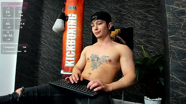 Snapshot of leonardsmith01 chatting on January 16, 11:48 pm leonardsmith01 online show from January 16, 11:48 pm