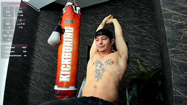 Snapshot of leonardsmith01 chatting on January 17, 2:50 am leonardsmith01 online show from January 17, 2:50 am