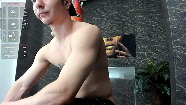 Snapshot of leonardsmith01 chatting on January 19, 12:06 am leonardsmith01 online show from January 19, 12:06 am