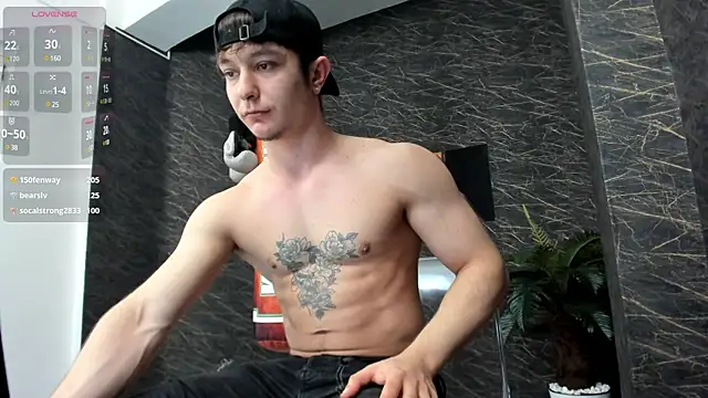 Snapshot of leonardsmith01 chatting on January 19, 11:43 pm leonardsmith01 online show from January 19, 11:43 pm