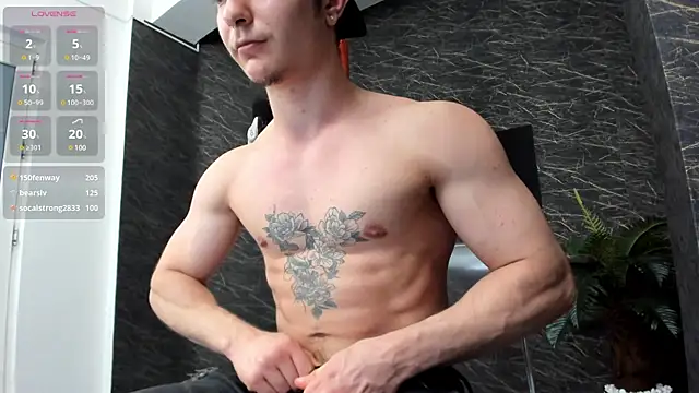 Snapshot of leonardsmith01 chatting on January 20, 2:53 am leonardsmith01 online show from January 20, 2:53 am