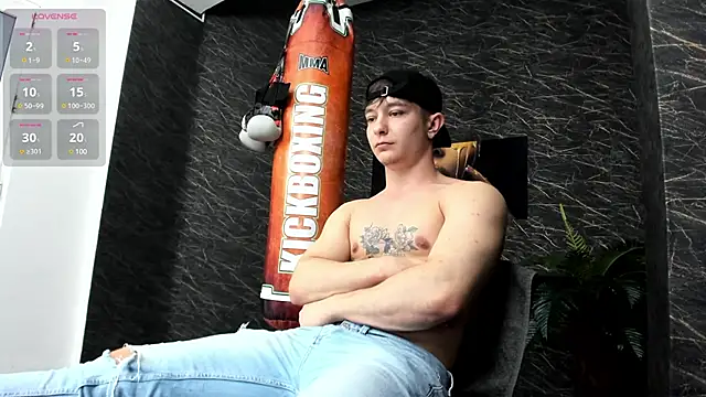 Snapshot of leonardsmith01 chatting on January 27, 11:22 pm leonardsmith01 online show from January 27, 11:22 pm