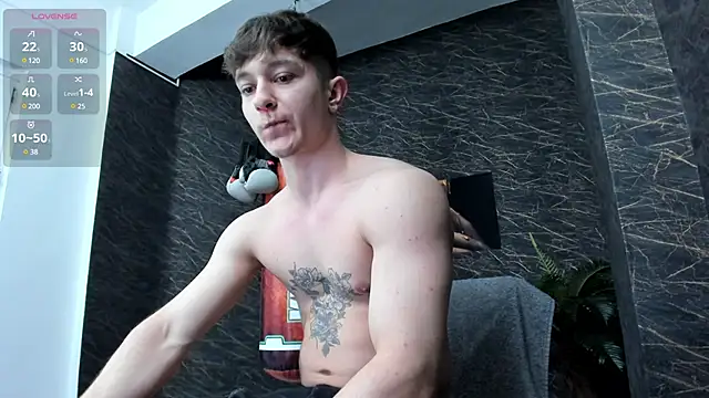 Snapshot of leonardsmith01 chatting on January 29, 8:35 pm leonardsmith01 online show from January 29, 8:35 pm