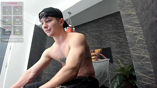 Snapshot of leonardsmith01 chatting on January 31, 2:48 am leonardsmith01 online show from January 31, 2:48 am