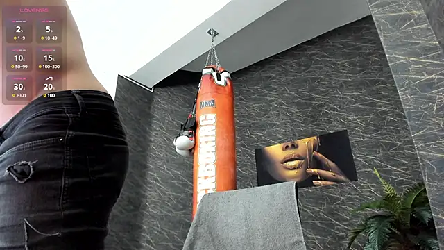 Snapshot of leonardsmith01 chatting on February 1, 11:37 pm leonardsmith01 online show from February 1, 11:37 pm