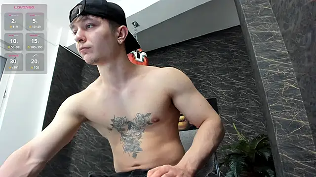 Snapshot of leonardsmith01 chatting on February 2, 8:51 pm leonardsmith01 online show from February 2, 8:51 pm