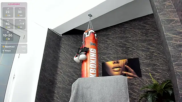 Snapshot of leonardsmith01 chatting on February 3, 11:36 pm leonardsmith01 online show from February 3, 11:36 pm