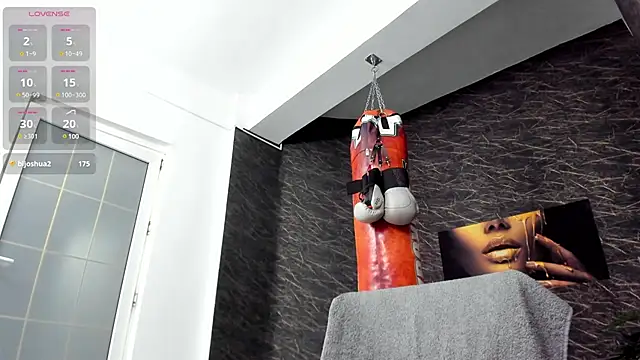 Snapshot of leonardsmith01 chatting on February 17, 11:53 pm leonardsmith01 online show from February 17, 11:53 pm