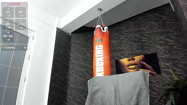 Snapshot of leonardsmith01 chatting on February 21, 2:50 am leonardsmith01 online show from February 21, 2:50 am