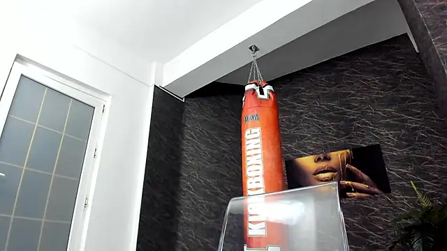 Snapshot of leonardsmith01 chatting on February 28, 3:15 am leonardsmith01 online show from February 28, 3:15 am