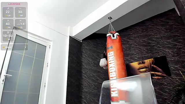 Snapshot of leonardsmith01 chatting on March 2, 12:09 am leonardsmith01 online show from March 2, 12:09 am