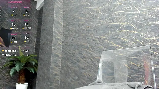 Snapshot of leonardsmith01 chatting on March 16, 11:14 pm leonardsmith01 online show from March 16, 11:14 pm