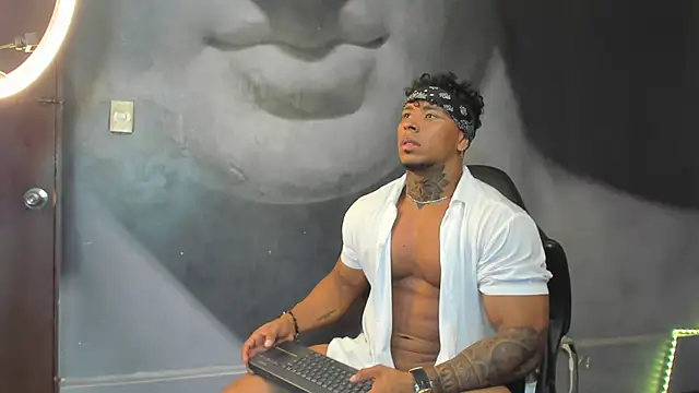 bradley smith online show from February 1, 10:15 am