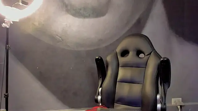 bradley smith online show from March 12, 6:22 pm