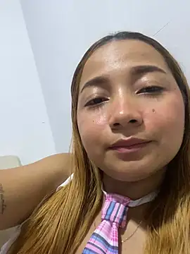 Snapshot of queen_angelique chatting on December 11, 2:52 am queen angelique online show from December 11, 2:52 am