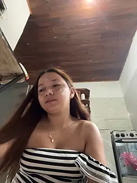 Snapshot of queen_angelique chatting on November 5, 8:53 pm queen angelique online show from November 5, 8:53 pm