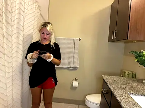 Snapshot of girlfriendmissy chatting on September 14, 8:41 pm girlfriendmissy online show from September 14, 8:41 pm