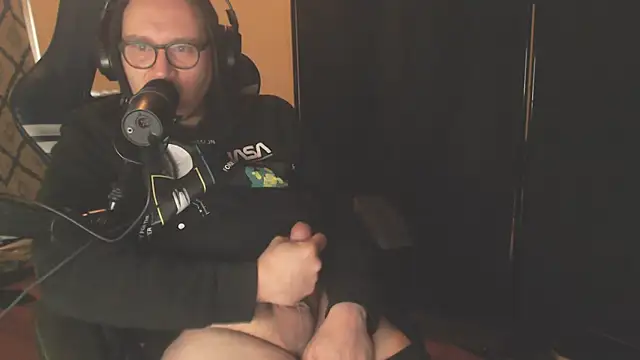 chicostick413 online show from January 7, 3:36 pm