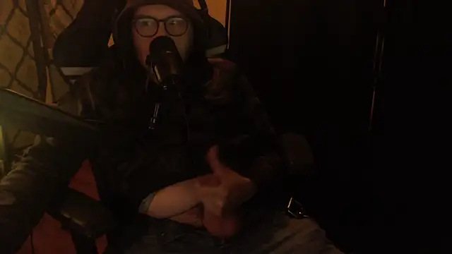 chicostick413 online show from April 9, 2:22 am